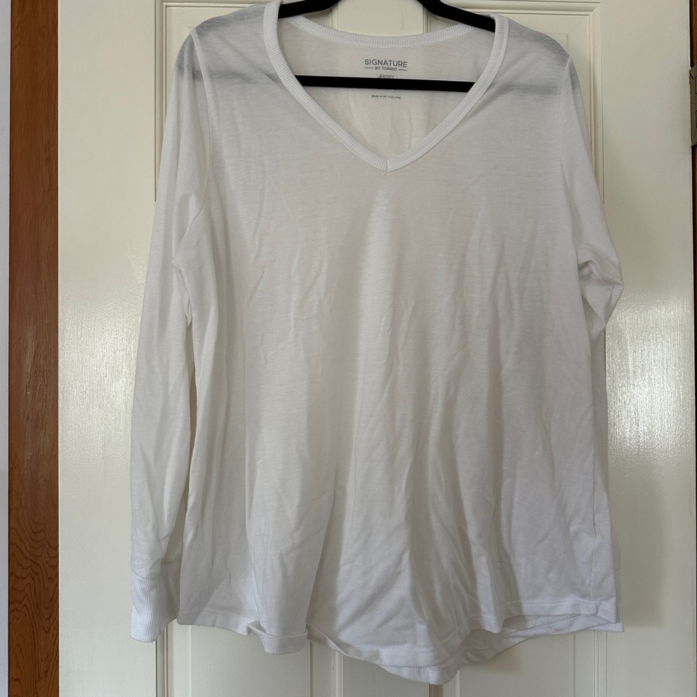 Torrid Girlfriend V-Neck Long Sleeve Tee White Size 2